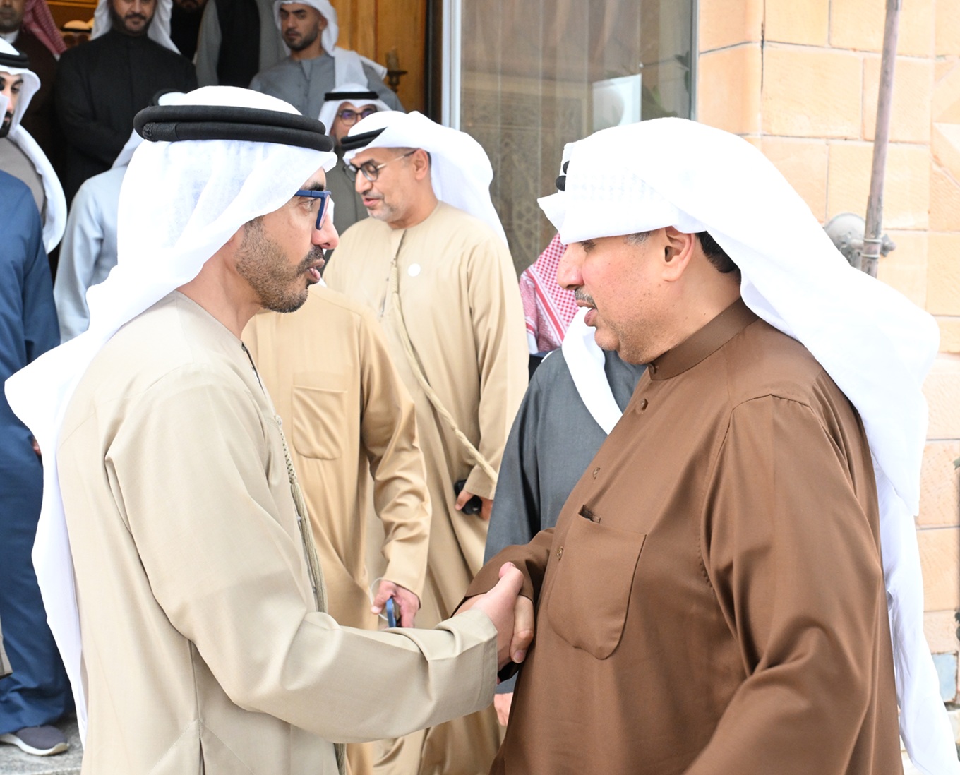 Minister of Amiri Diwan Affairs hold a banquet honor of UAE Deputy Premier and Foreign Minister