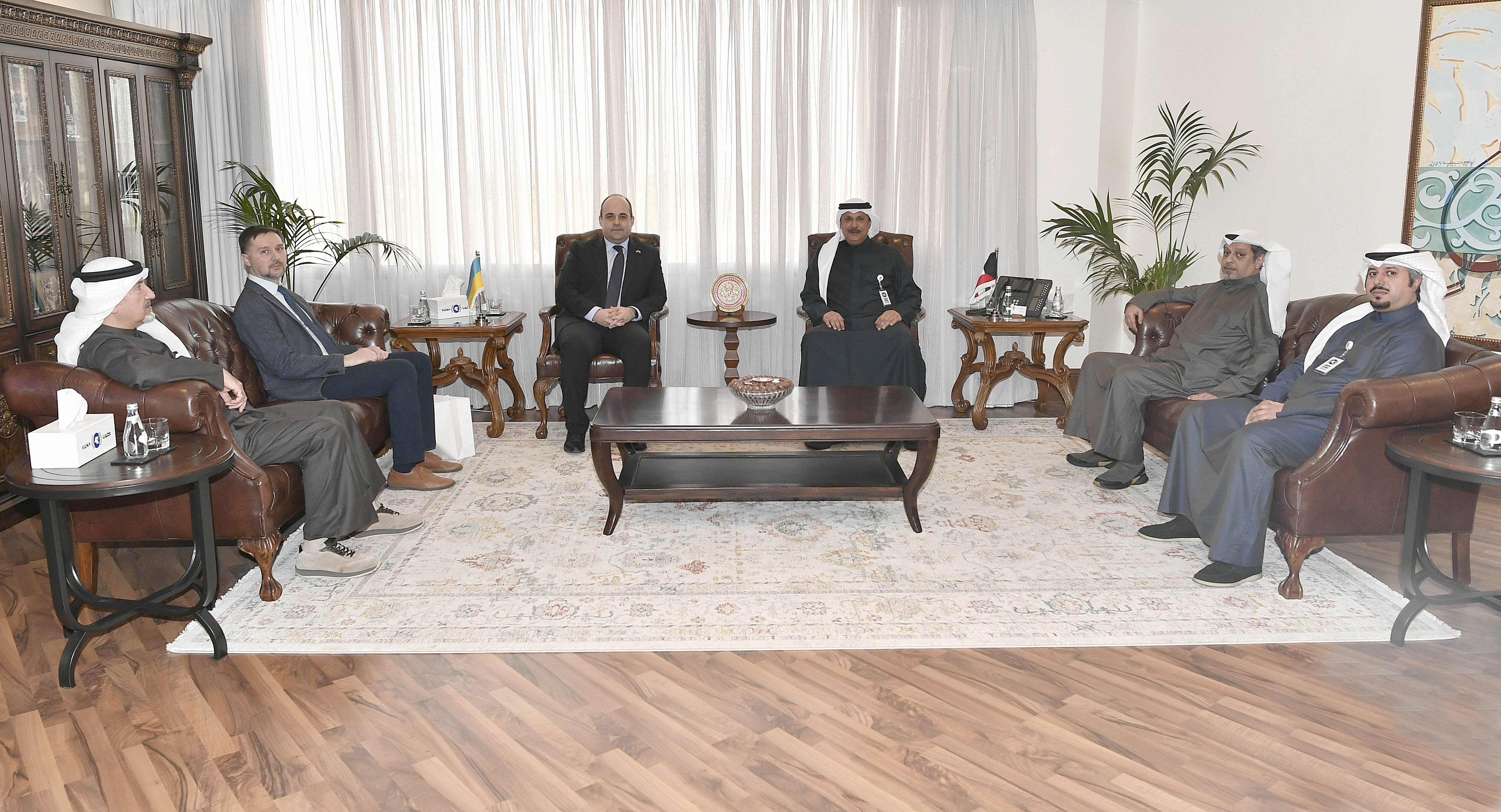 المدير العام لـ(كونا) بالتكليف يبحث مع السفير الأوكراني سبل تعزيز التعاون الإعلامي