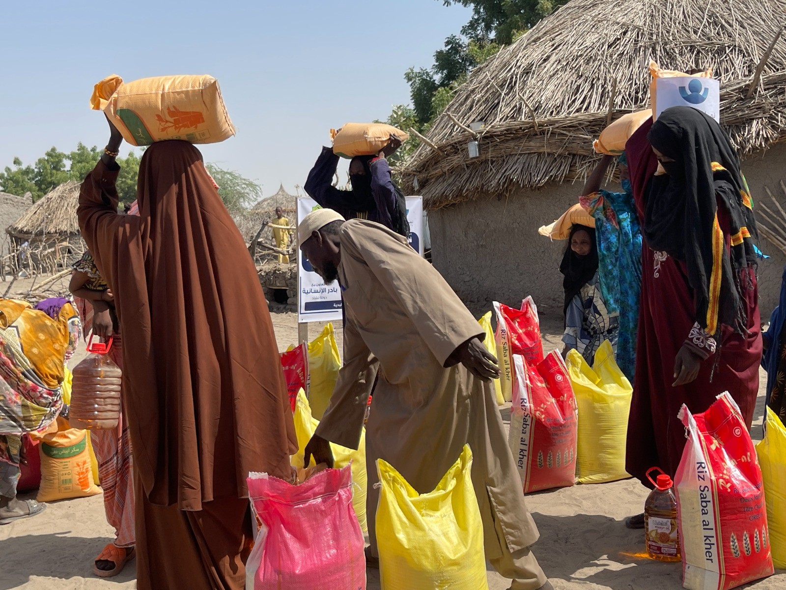 نماء الخيرية توزع سلال غذائية وعدد من الأبقار والذبائح في تشاد