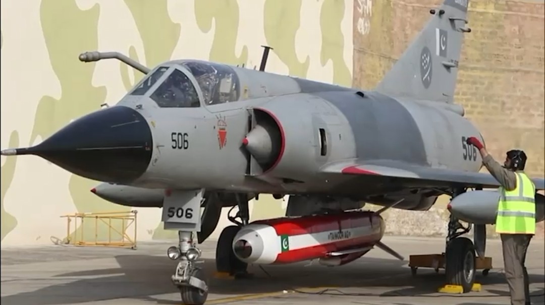 القوات الجوية الباكستانية تنجح في اختبار صاروخ (كروز) مطور محليا