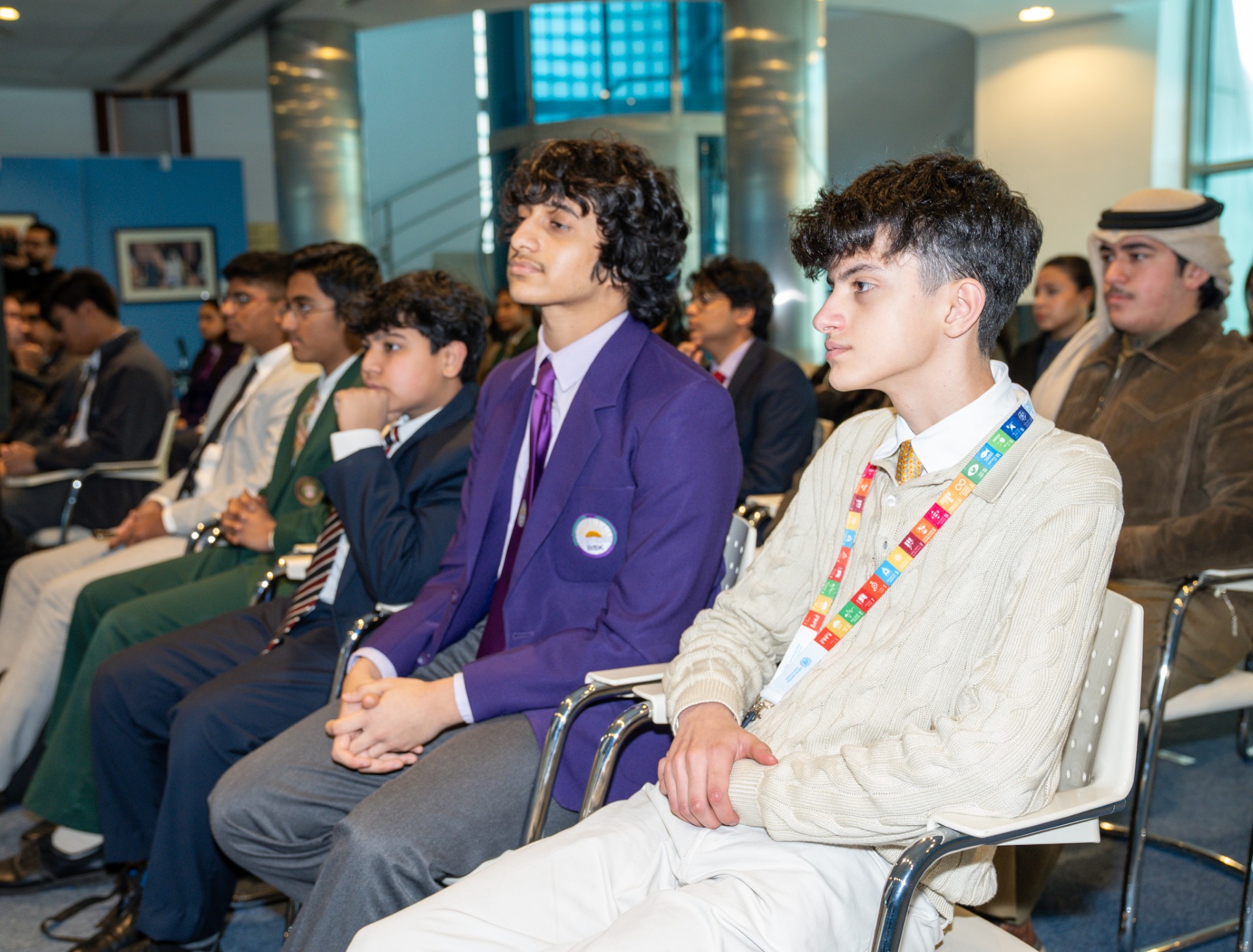 جانب من الطلبة المشاركين في البرنامج