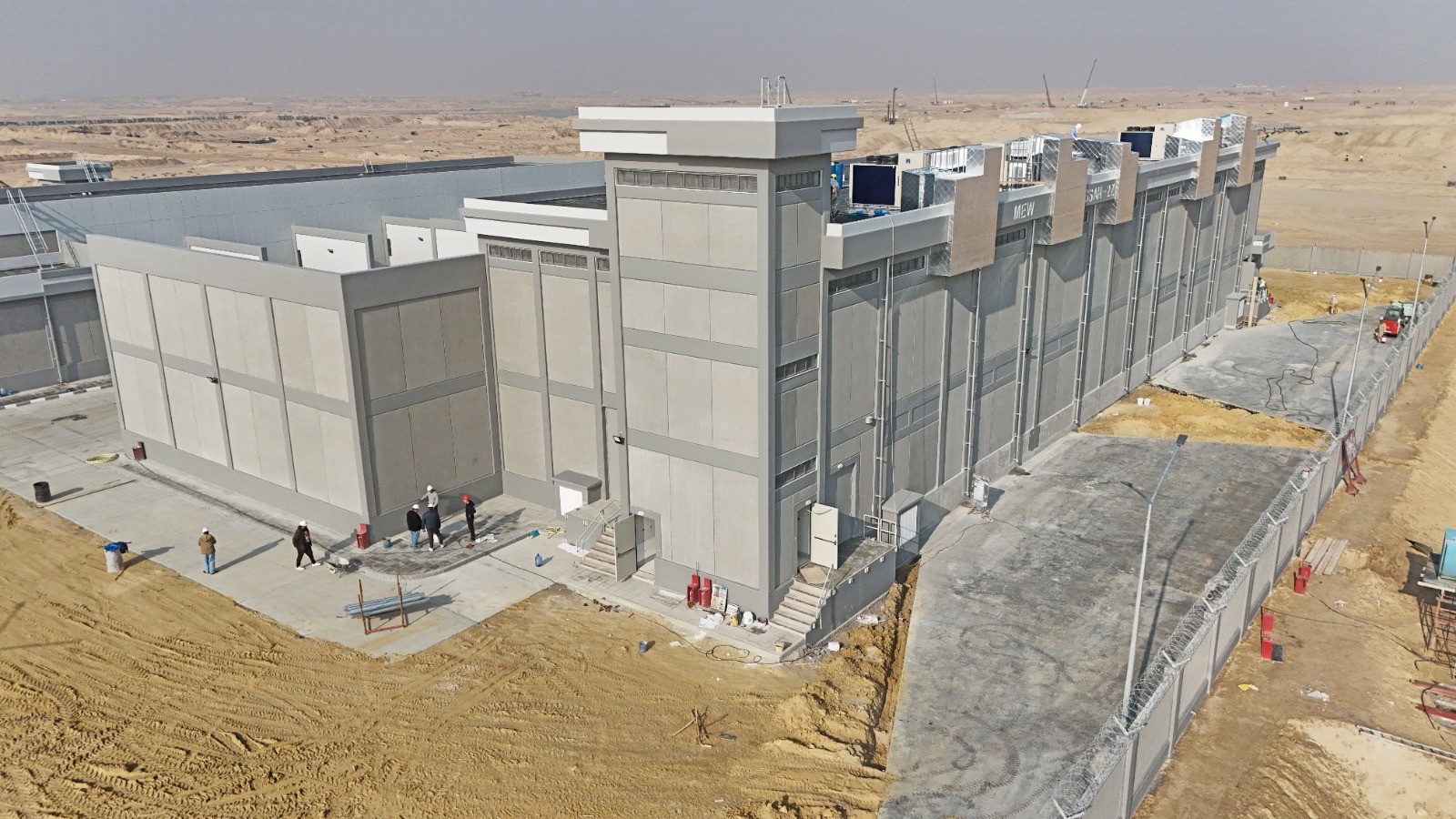 المؤسسة العامة للرعاية السكنية توقع عقد عقدين بقيمة 6ر35 مليون دينار كويتي لتمديد الكابلات الارضية بمدينة جنوب صباح الاحمد