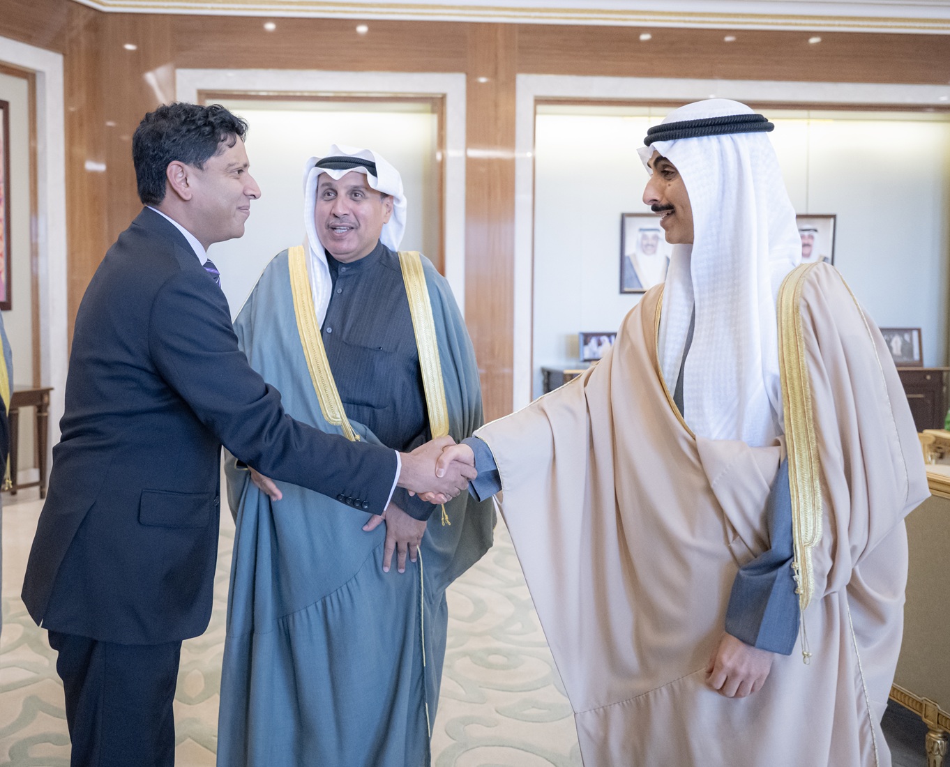 Amiri Diwan Min, Crown Prince's Diwan Head receives UK's Amb. to Kuwait