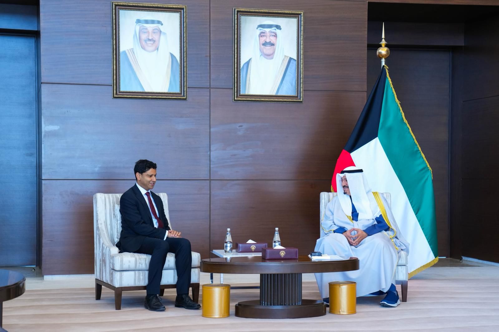 سمو الشيخ أحمد عبدالله الأحمد الصباح رئيس مجلس الوزراء يستقبل سفير المملكة المتحدة لبريطانيا العظمى وأيرلندا الشمالية لدى البلاد قدسي رشيد والوفد المرافق