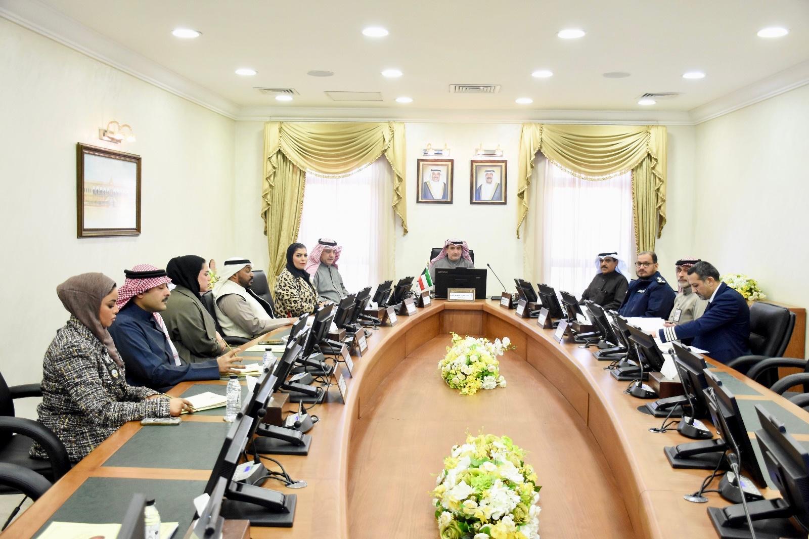 جانب من الاجتماع التنسيقي للجهاز المركزي لمعالجة أوضاع المقيمين بصورة غير قانونية والإدارة العامة للطيران المدني والإدارة العامة لأمن المطار