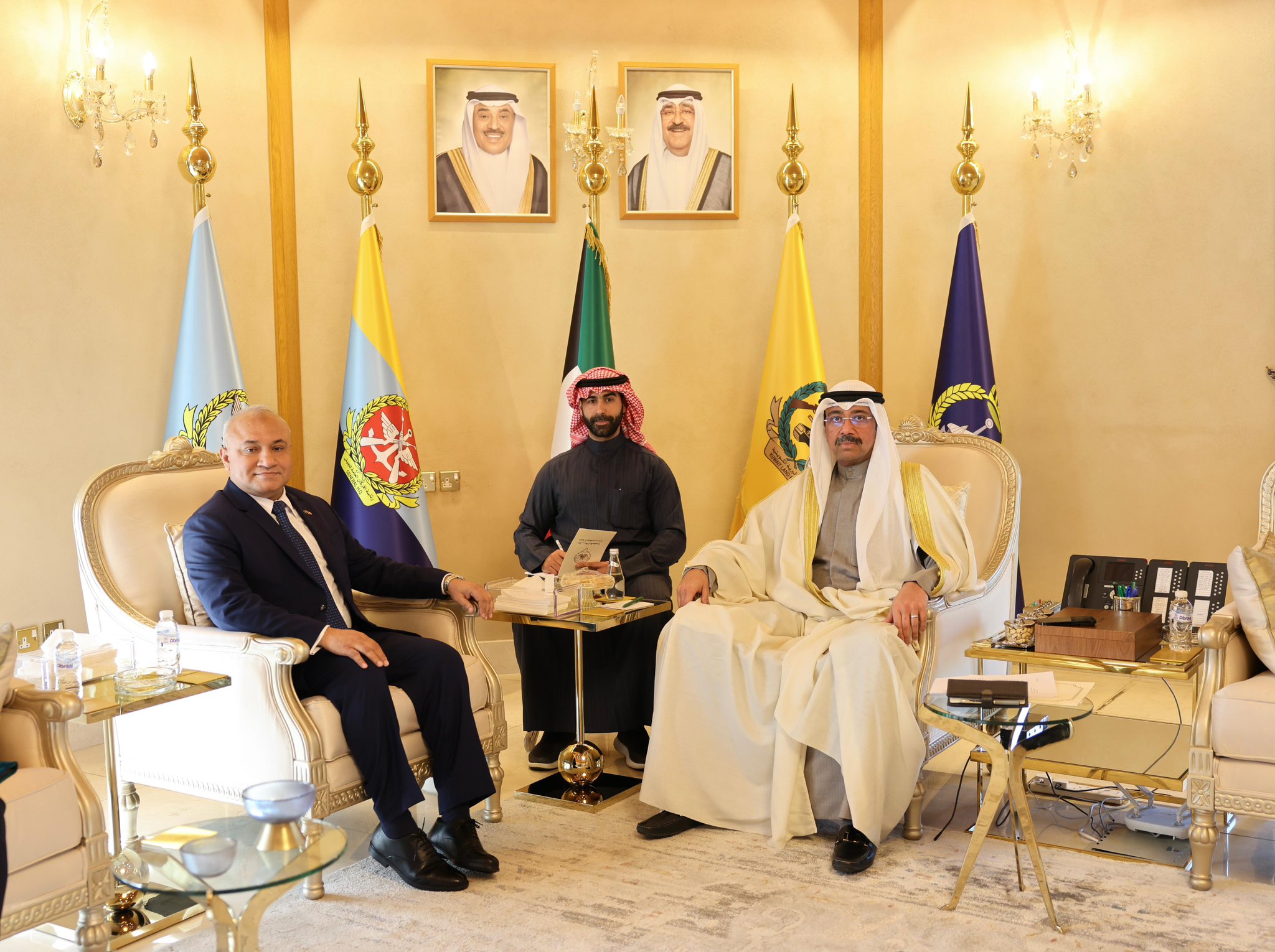 وزير الدفاع الشيخ عبدالله علي عبدالله السالم الصباح لدى استقباله سفير جمهورية بنغلاديش الشعبية لدى البلاد اللواء سيد طارق حسين