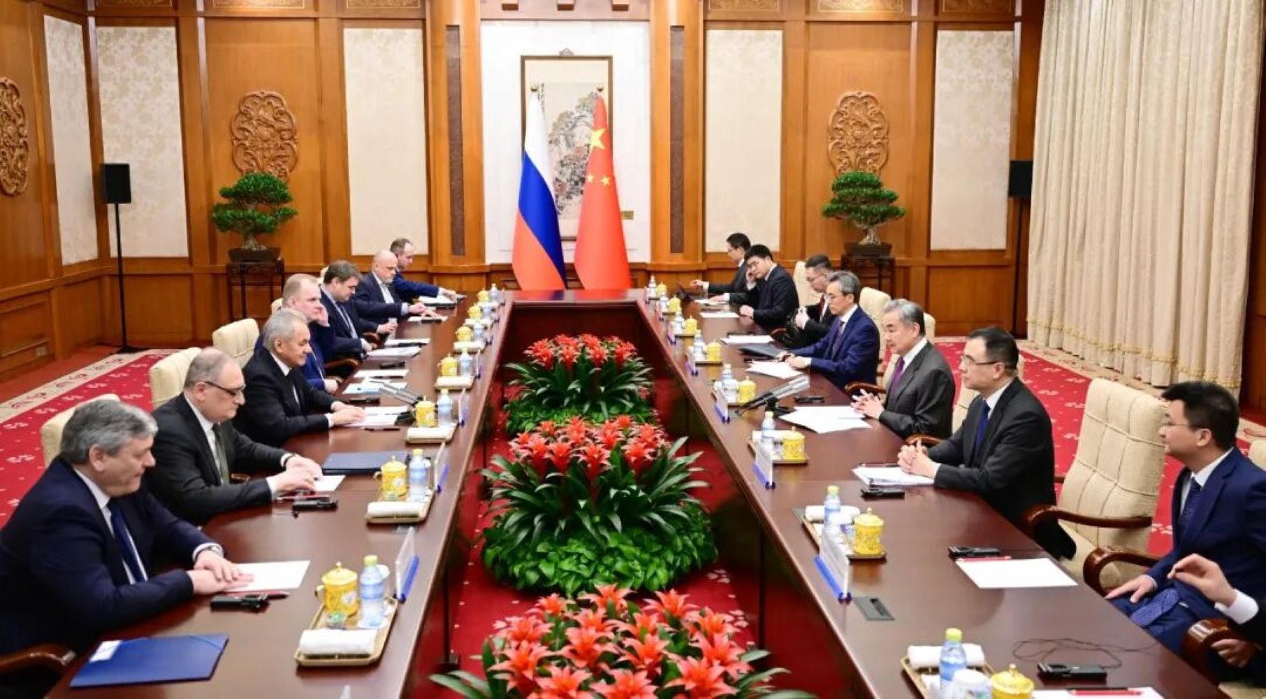 جانب من المباحثات الثنائية بين الجانبين