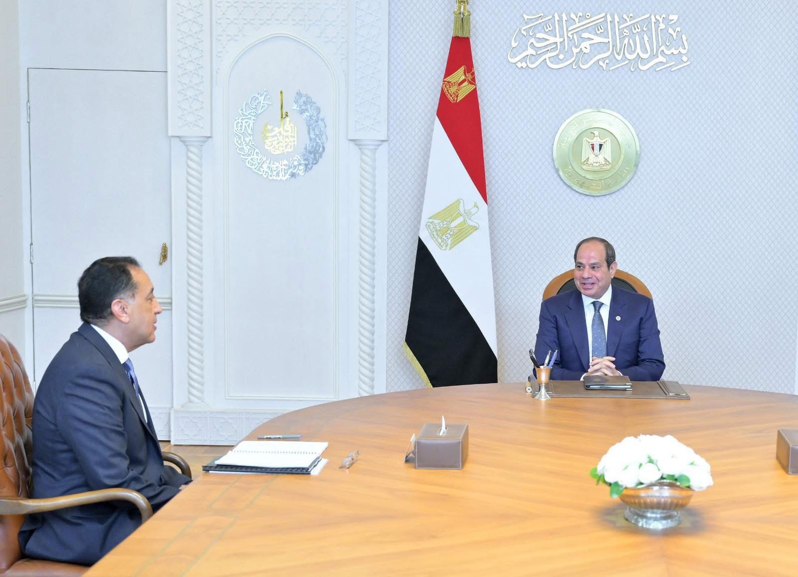 الرئيس المصري عبدالفتاح السيسي خلال اجتماعه مع رئيس مجلس الوزراء الدكتور مصطفى مدبولي