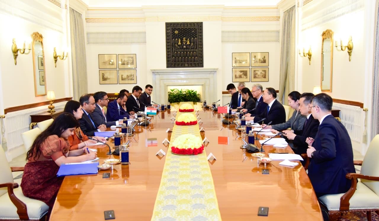 الهند والصين تبحثان قضايا ثنائية واقليمية وعالمية