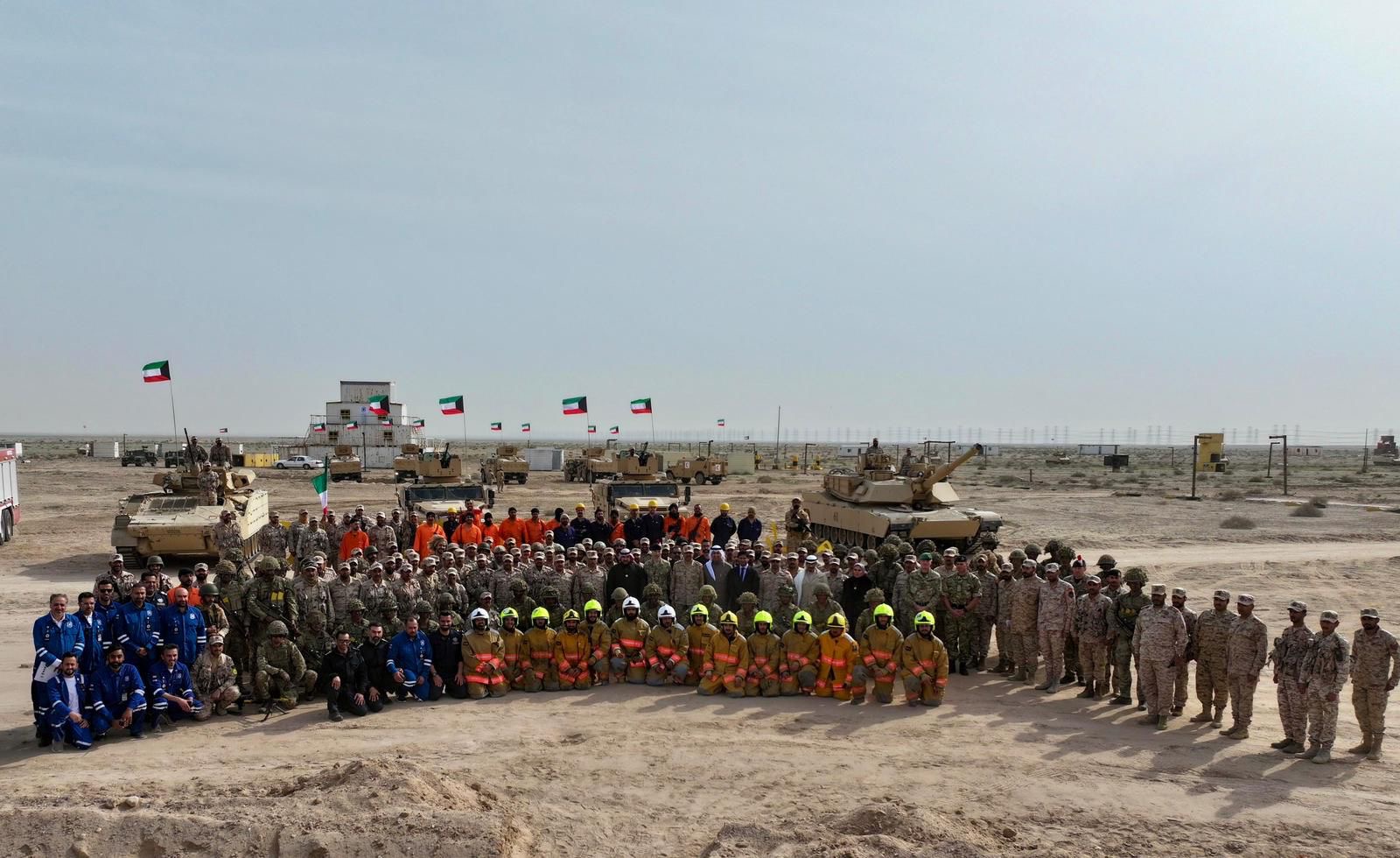 جانب من اختتام فعاليات التمرين المشترك بين الجيش الكويتي والبعثة العسكرية البريطانية (محارب الصحراء 9)