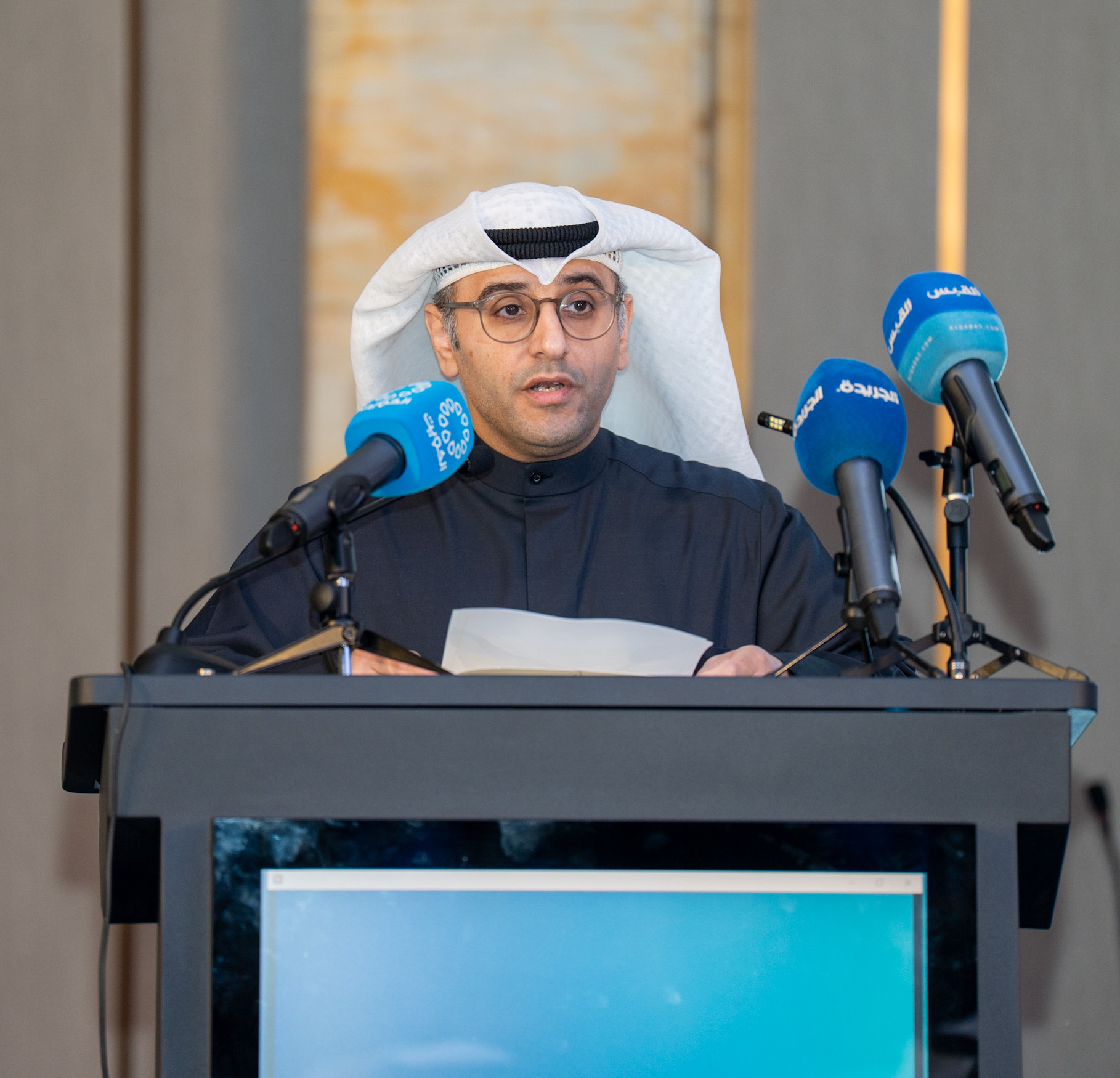 وزير الدولة لشؤون البلدية ووزير الدولة لشؤون الإسكان عبداللطيف المشاري