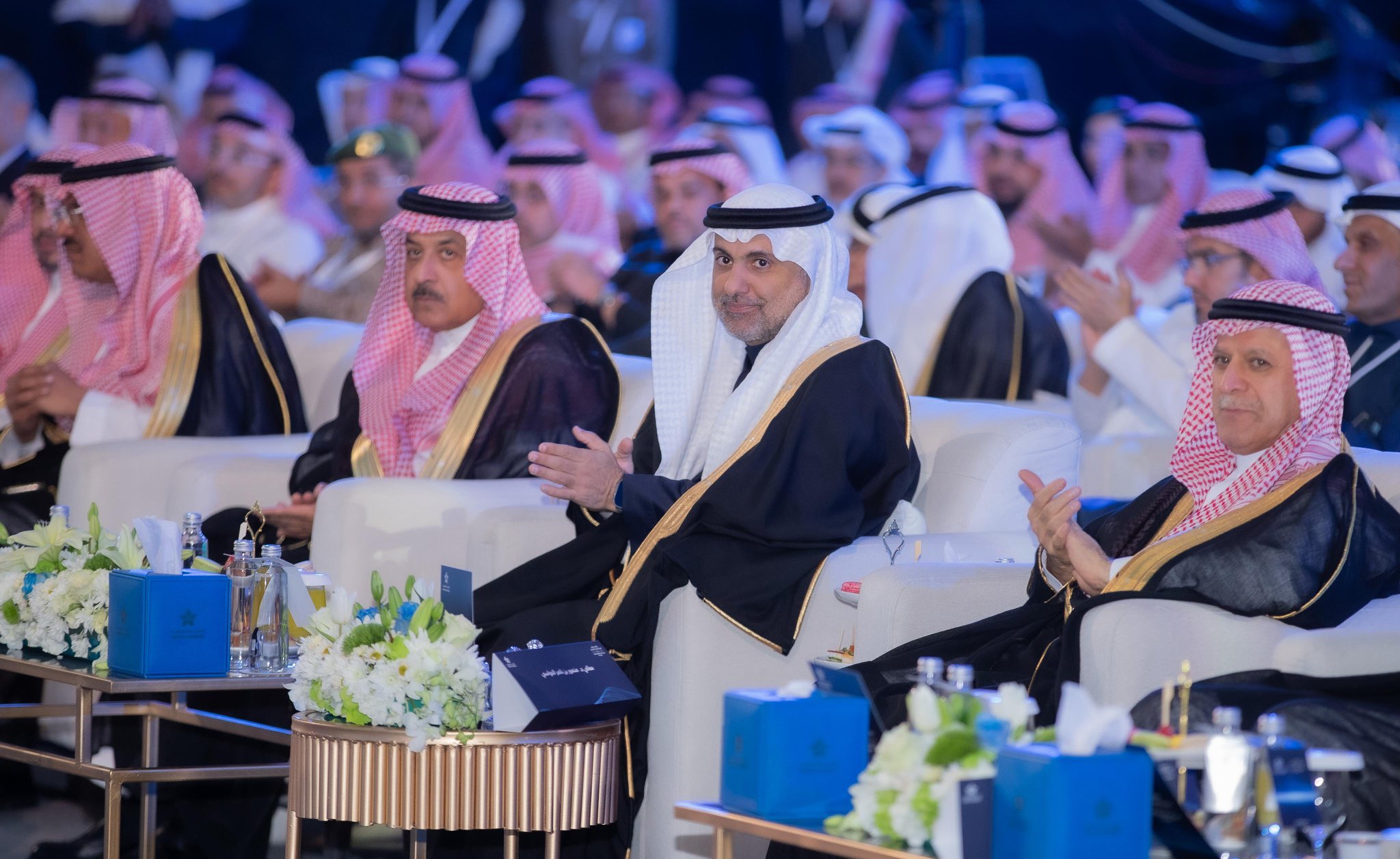 وزير الصحة السعودي وكبار الحضور في ملتقى الصحي السعودي