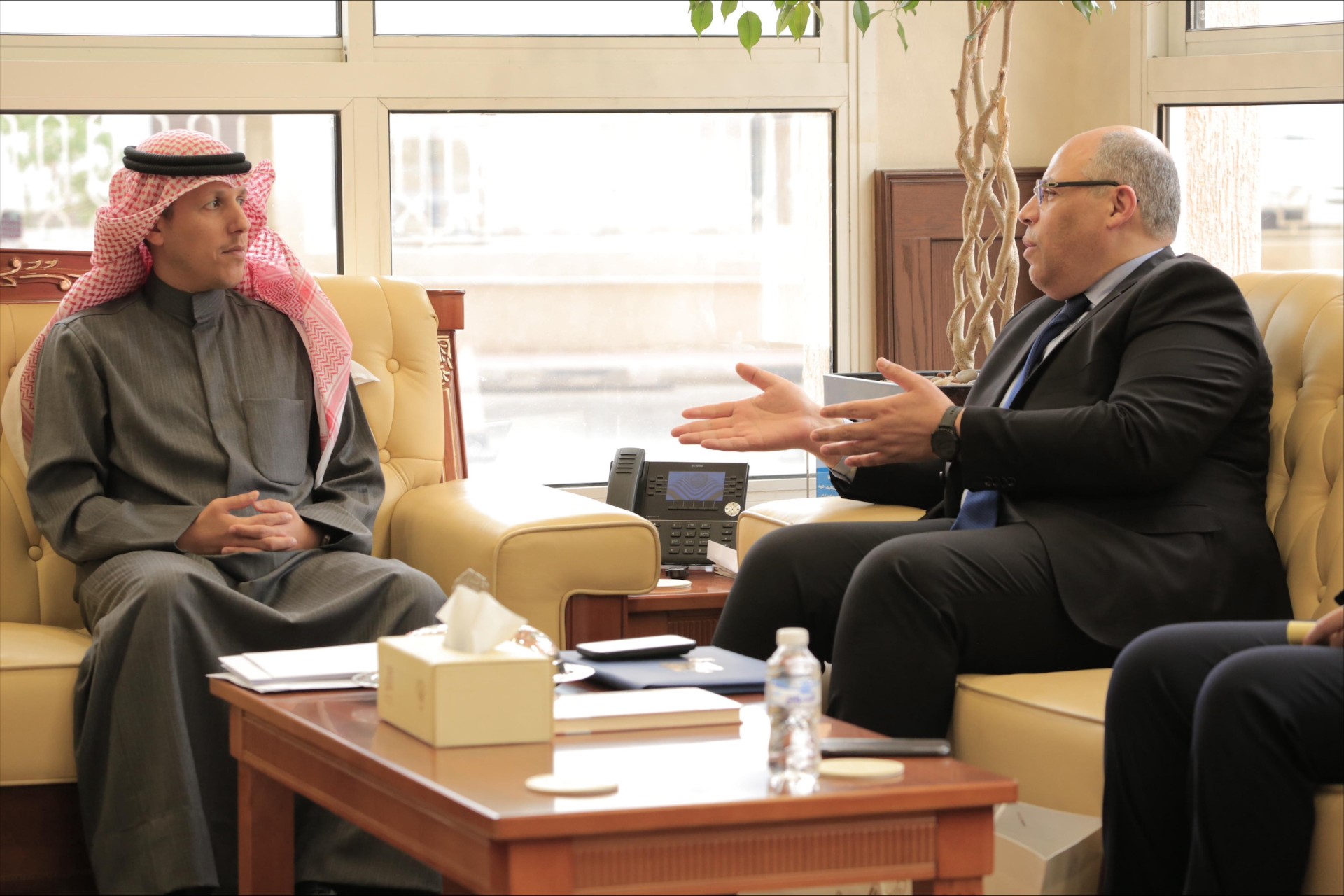 وزير الأوقاف والشؤون الإسلامية الدكتور محمد الوسمي يبحث مع سفير جمهورية مصر لدى البلاد محمد جابر أبو الوفا سبل تعزيز التعاون المرتبط بعمل وزارة الشؤون الاسلامية