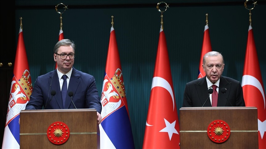 الرئيس التركي رجب طيب أردوغان مع نظيره الصربي ألكسندر فوتشيتش