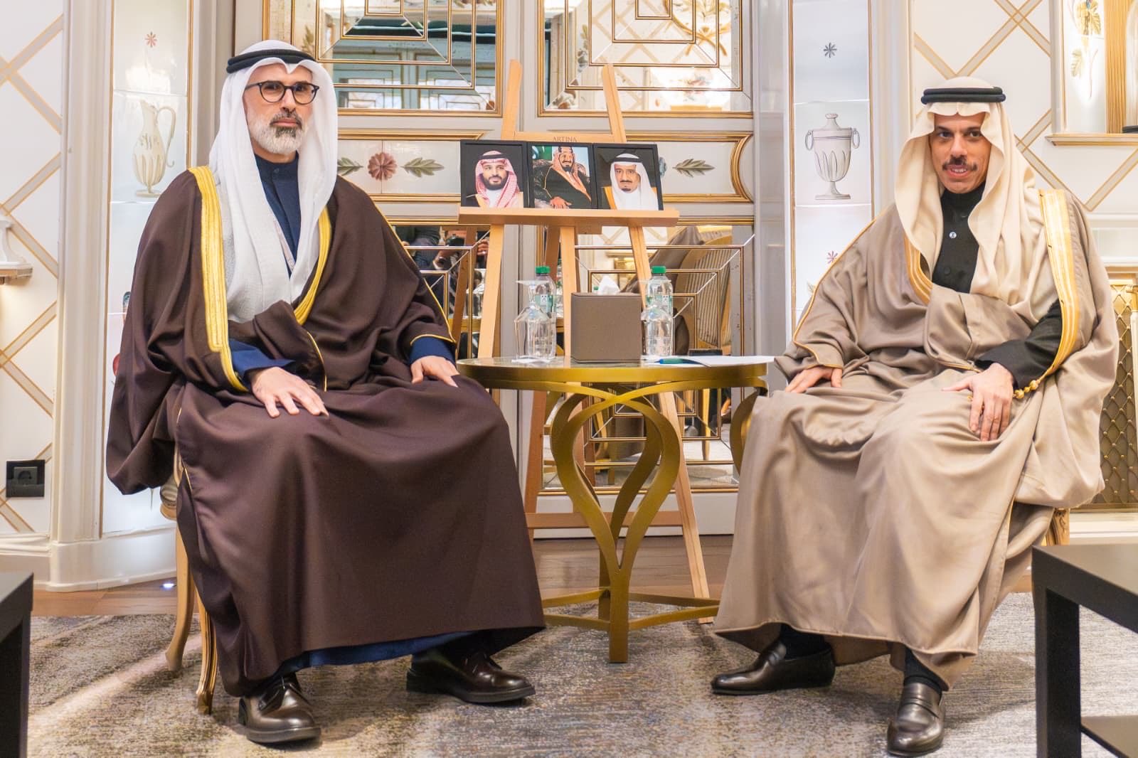 وزير الخارجية الكويتي الشيخ جراح جابر الأحمد الصباح يلتقي وزير خارجية المملكة العربية السعودية الشقيقة فيصل بن فرحان
