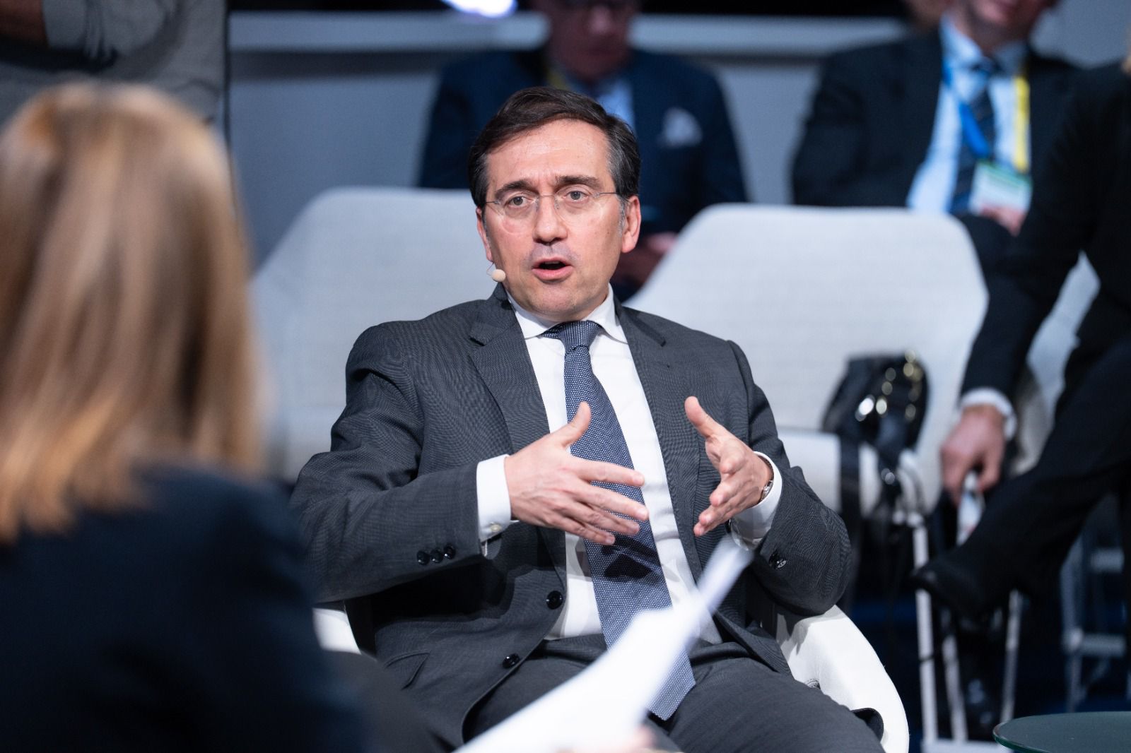 وزير الخارجية الإسباني خوسيه مانويل ألباريس خلال جلسة خصصت لقضية إعمار غزة في (مؤتمر ميونيخ للأمن)