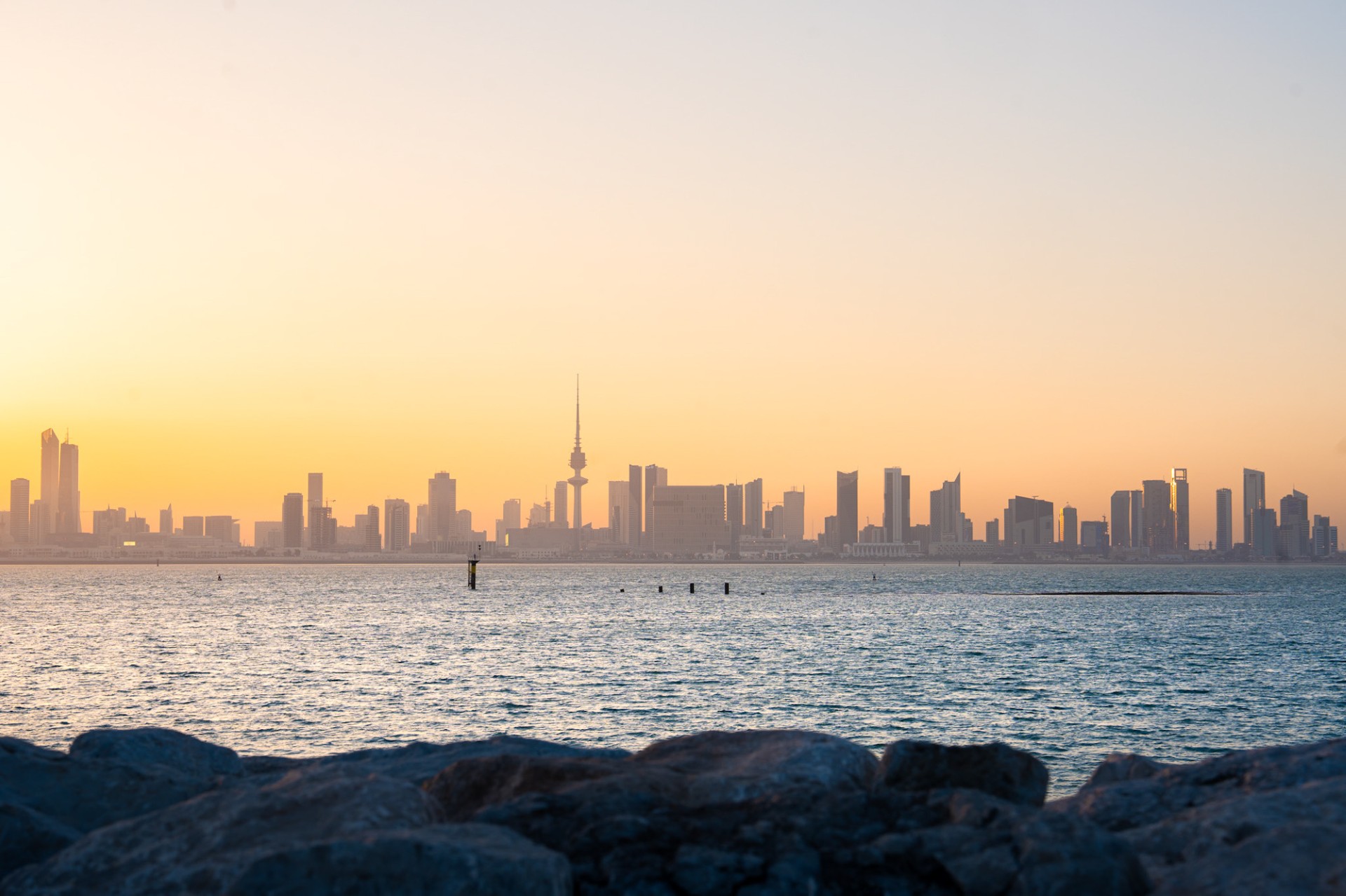 طقس اليوم مائل للحرارة نهارا ومائل للبرودة ليلا بعطلة نهاية الأسبوع