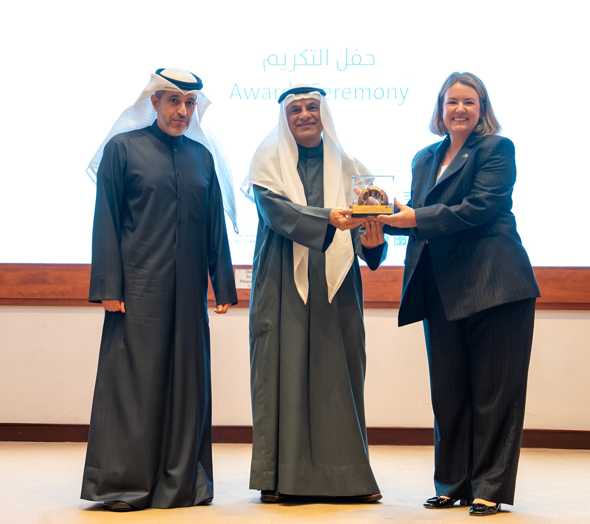 Minister of Higher Education honors Australian Ambassador to Kuwait