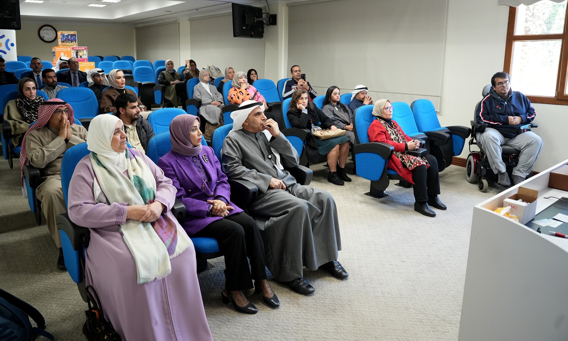 حضور الجهات الرسمية الراعية والداعمة لذوي الإعاقة