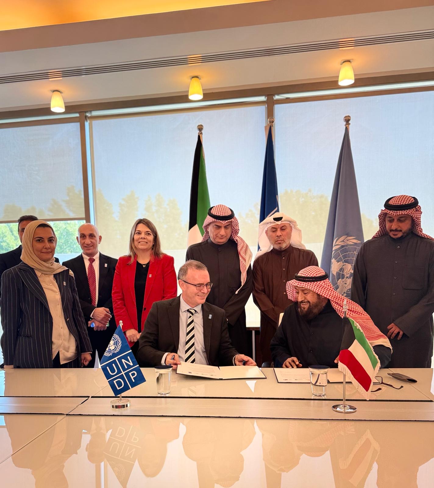 ممثلي المؤسسات الخيرية الكويتية يوقعون اتفاقية مع برنامج الأمم المتحدة الإنمائي لدعم قطاع غزة