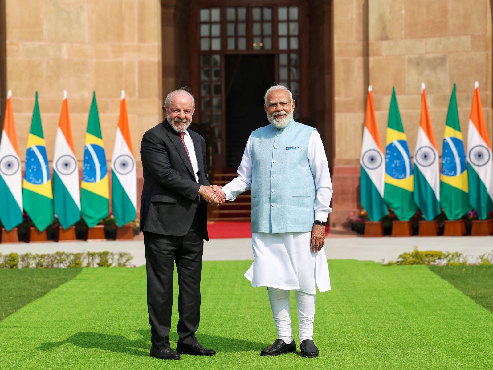 Indian Prime Minister Narendra Modi with Brazilian President Luiz Inacio Lula da Silva
