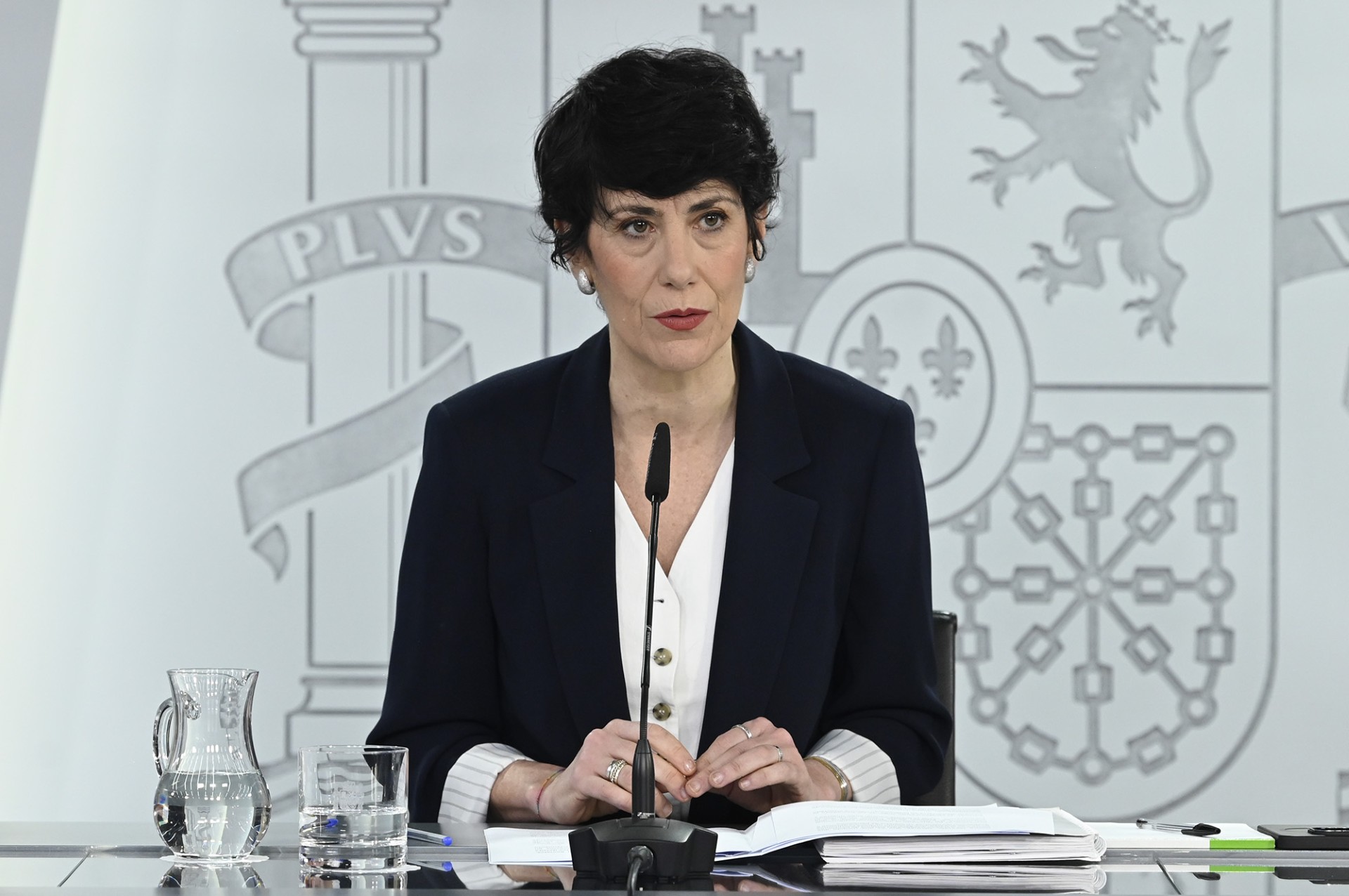 المتحدثة باسم الحكومة وزيرة الادماج والضمان الاجتماعي إلما سايز خلال المؤتمر الصحفي