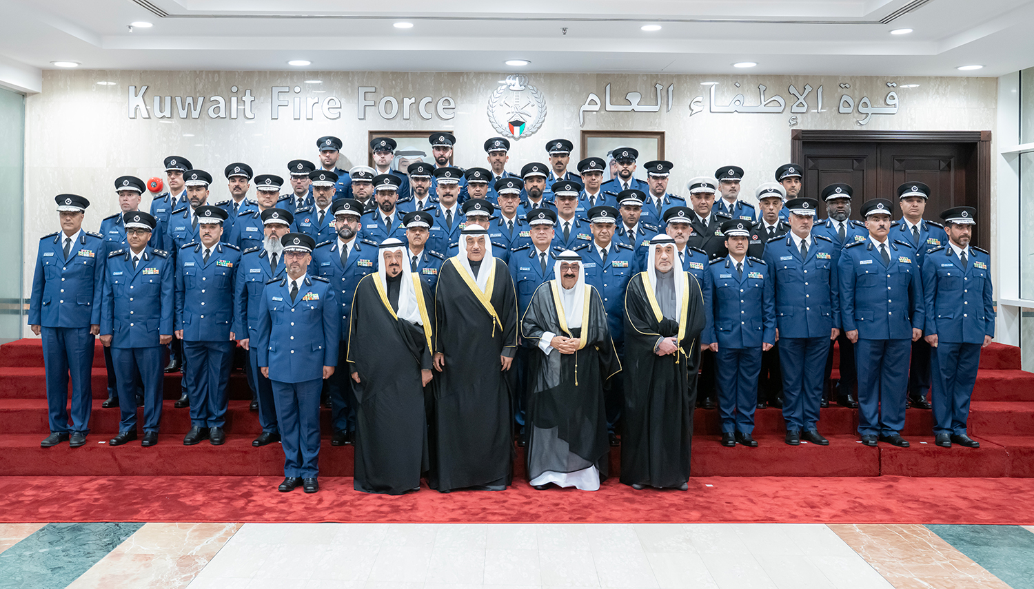 Amir visits Kuwait Fire Force