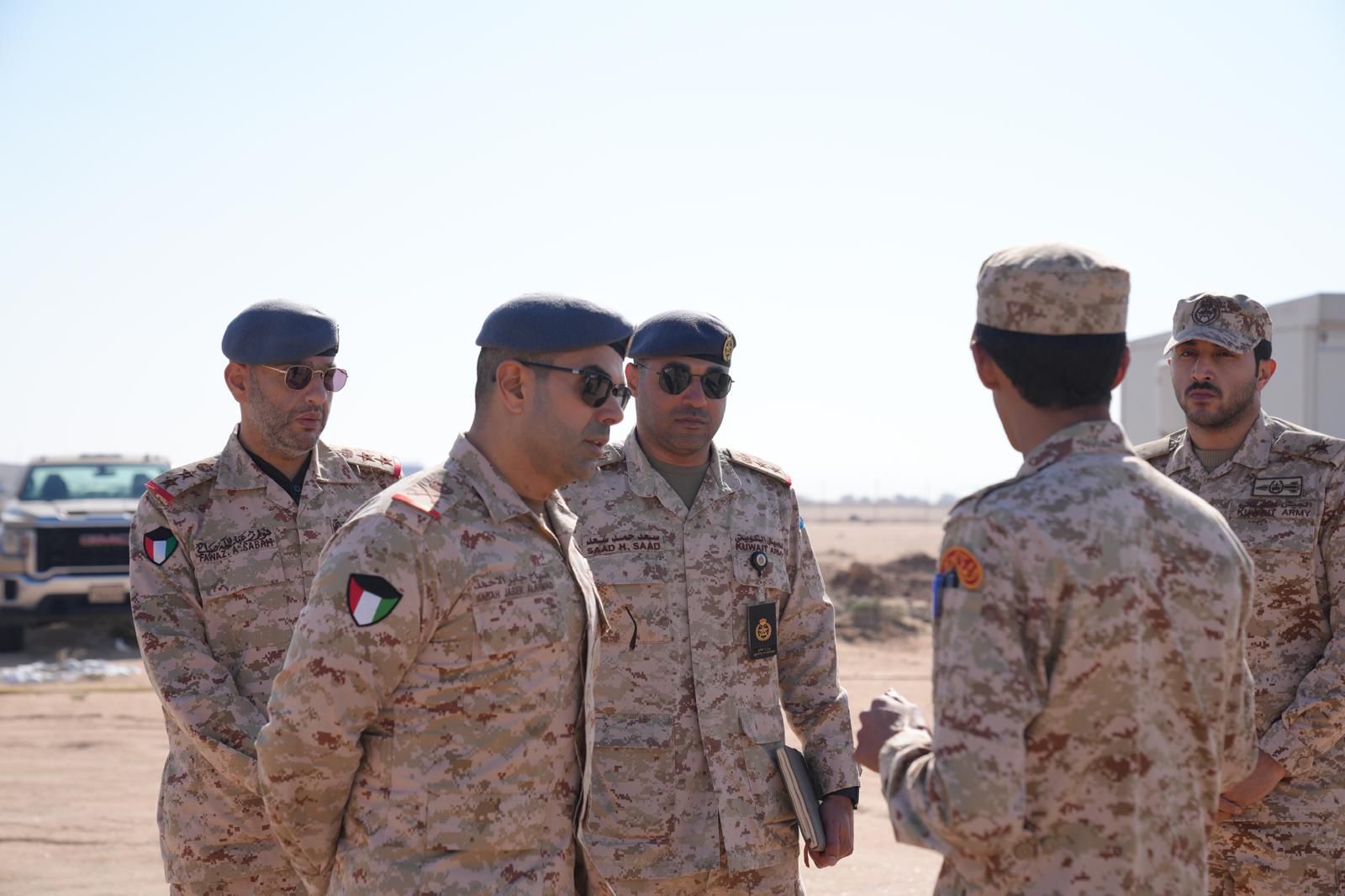 نائب رئيس الأركان خلال تفقده موقعًا ميدانيًّا