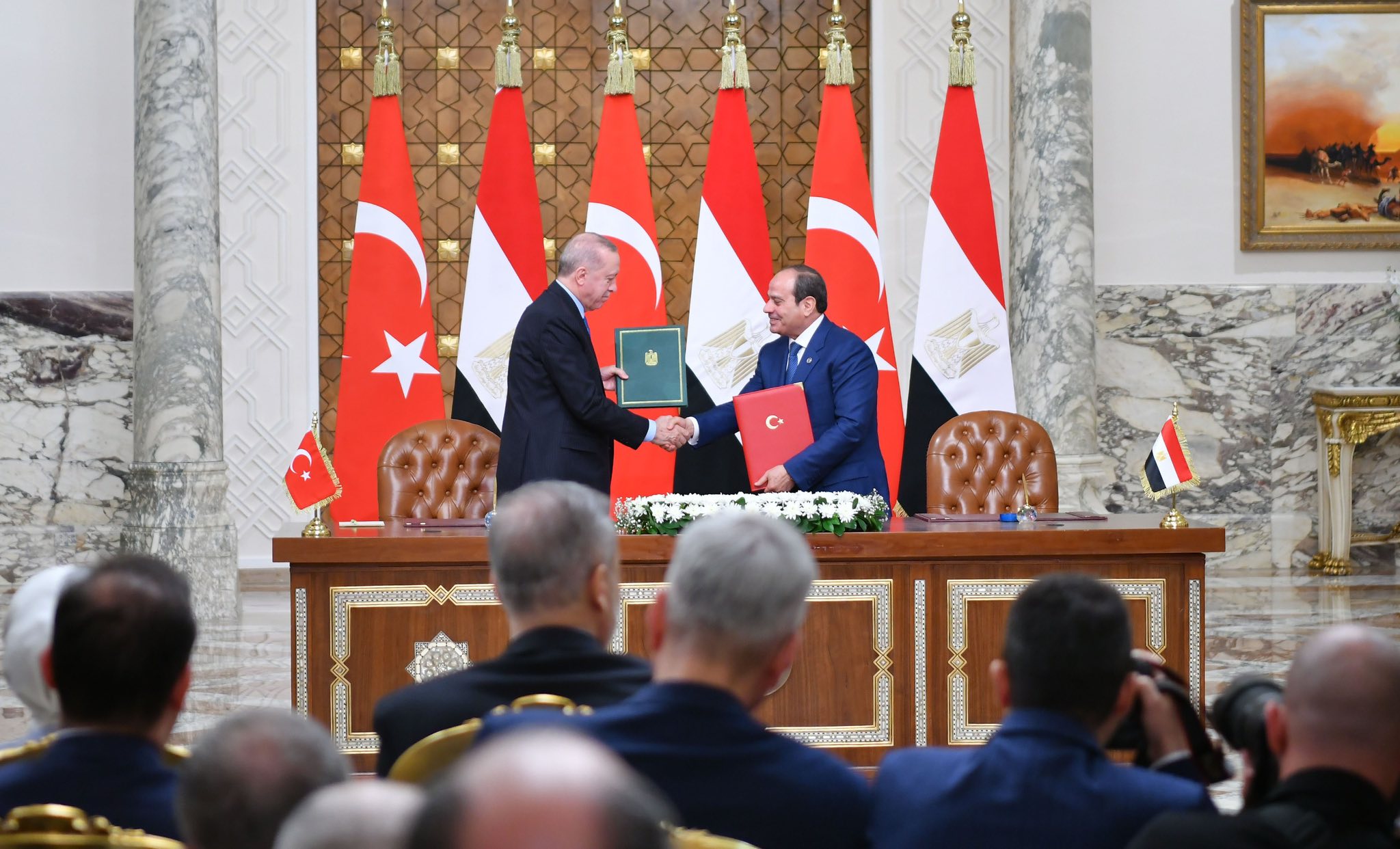 الرئيس المصري عبدالفتاح السيسي ونظيره التركي رجب طيب أردوغان