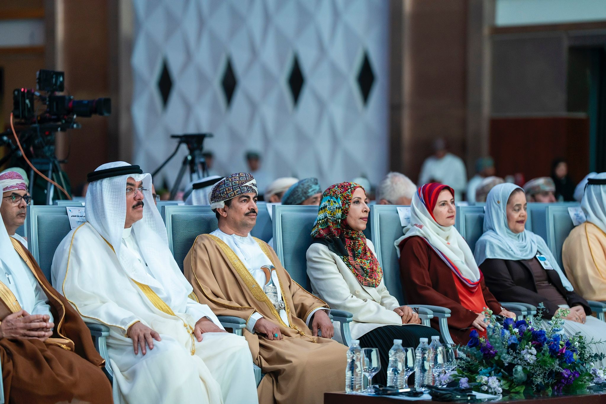 وزير التربية الكويتي سيد جلال الطبطبائي والوفد المرافق له في (المؤتمر الدولي لمهنة التعليم)