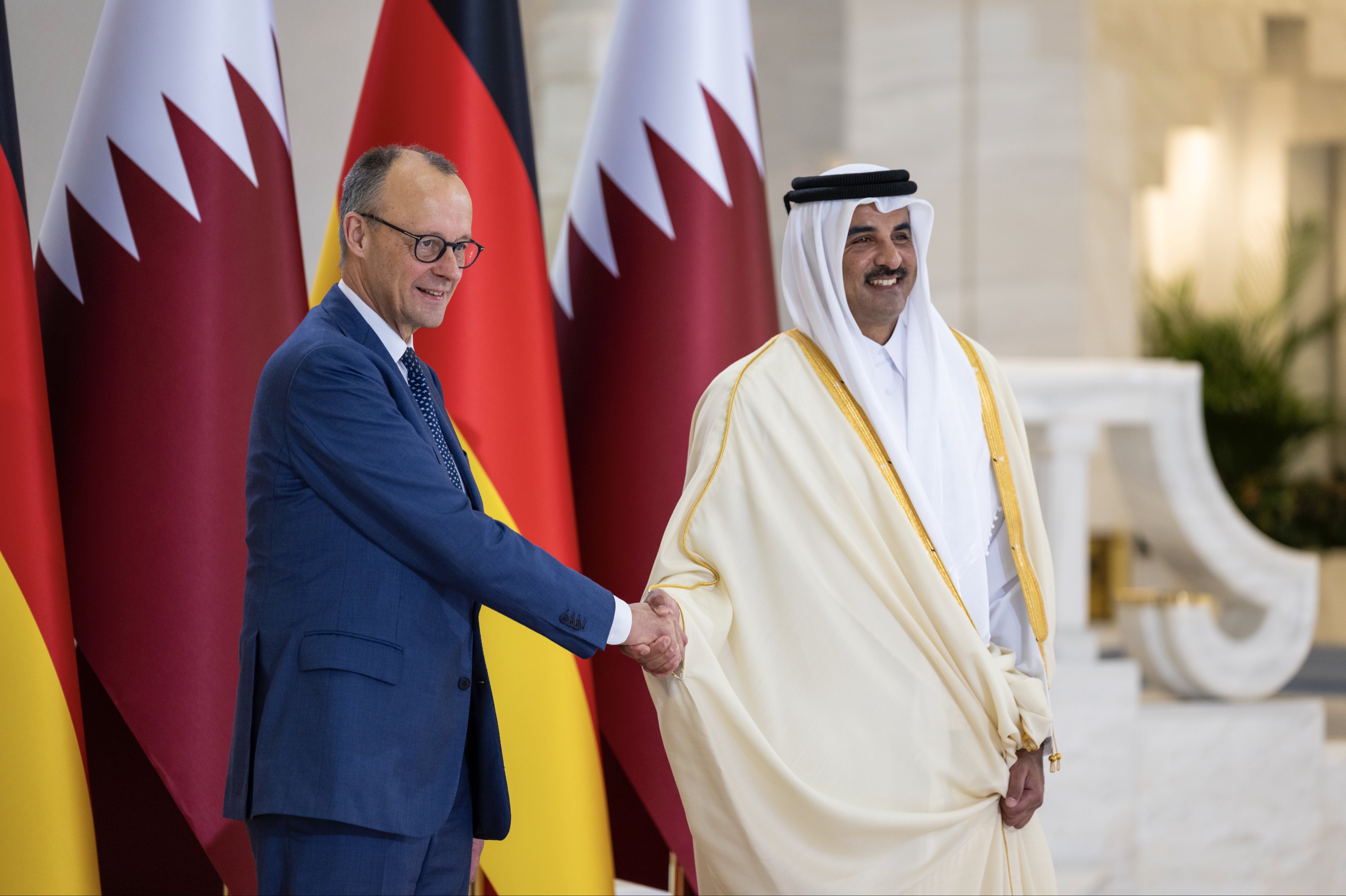 أمير قطر والمستشار الألماني يبحثان المستجدات الإقليمية والدولية