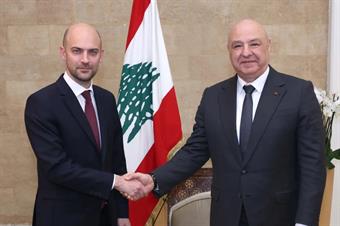 الرئيس اللبناني: انسحاب الاحتلال الإسرائيلي حتى الحدود وانتشار الجيش مدخل أساسي للاستقرار                                                                                                                                                                 