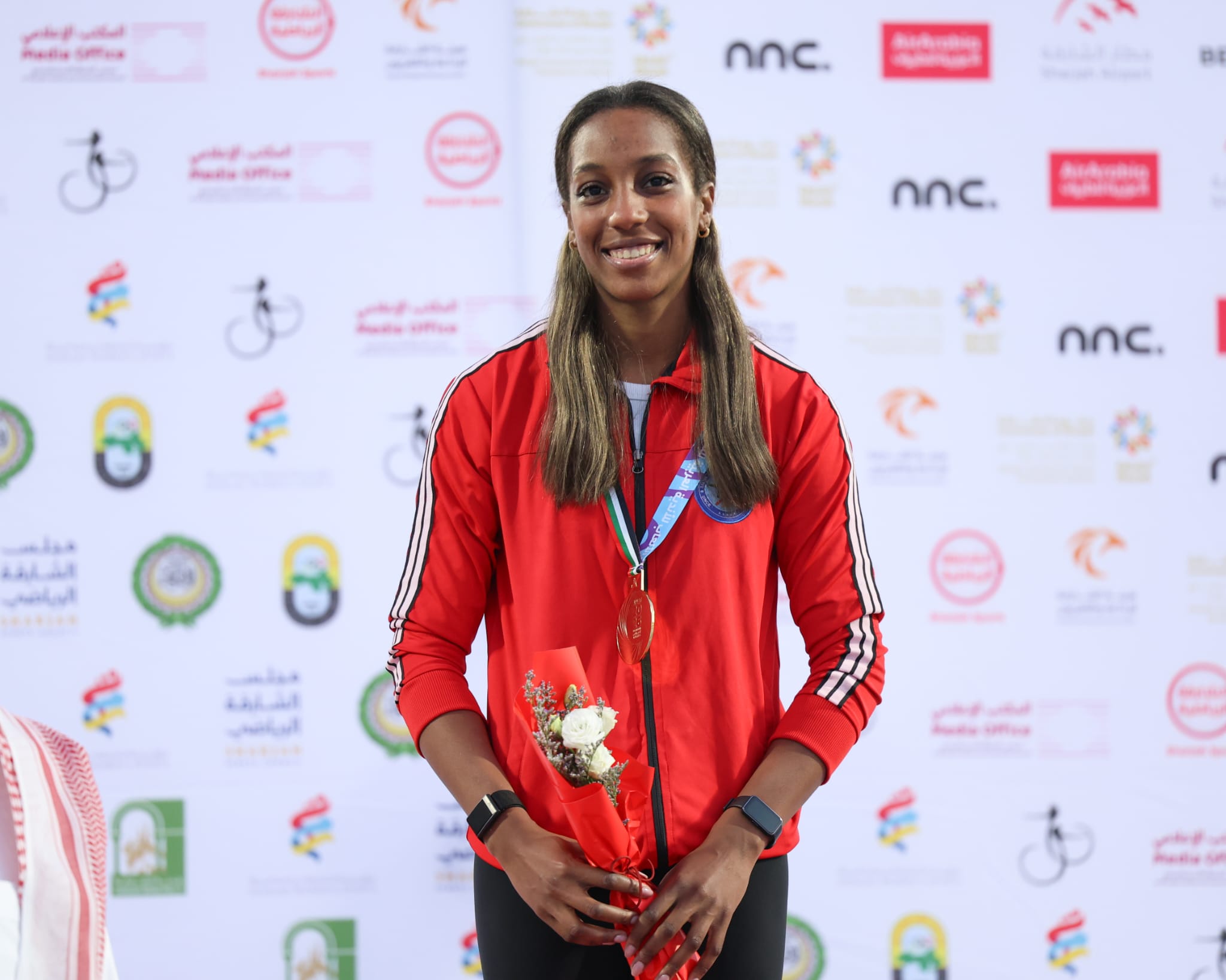 اللاعبة عائشة الخضر تتوج بذهبية "الوثب الثلاثي" في الشارقة