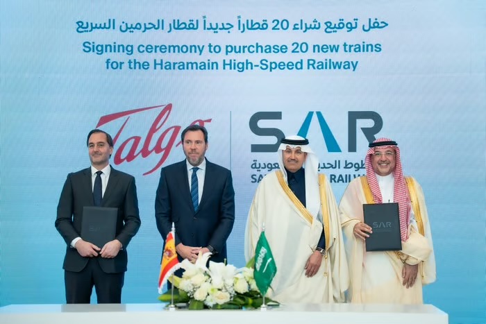 الخطوط الحديدية (سار) توقع اتفاقية شراء 20 قطارا جديدا لتعزيز أسطول قطار الحرمين