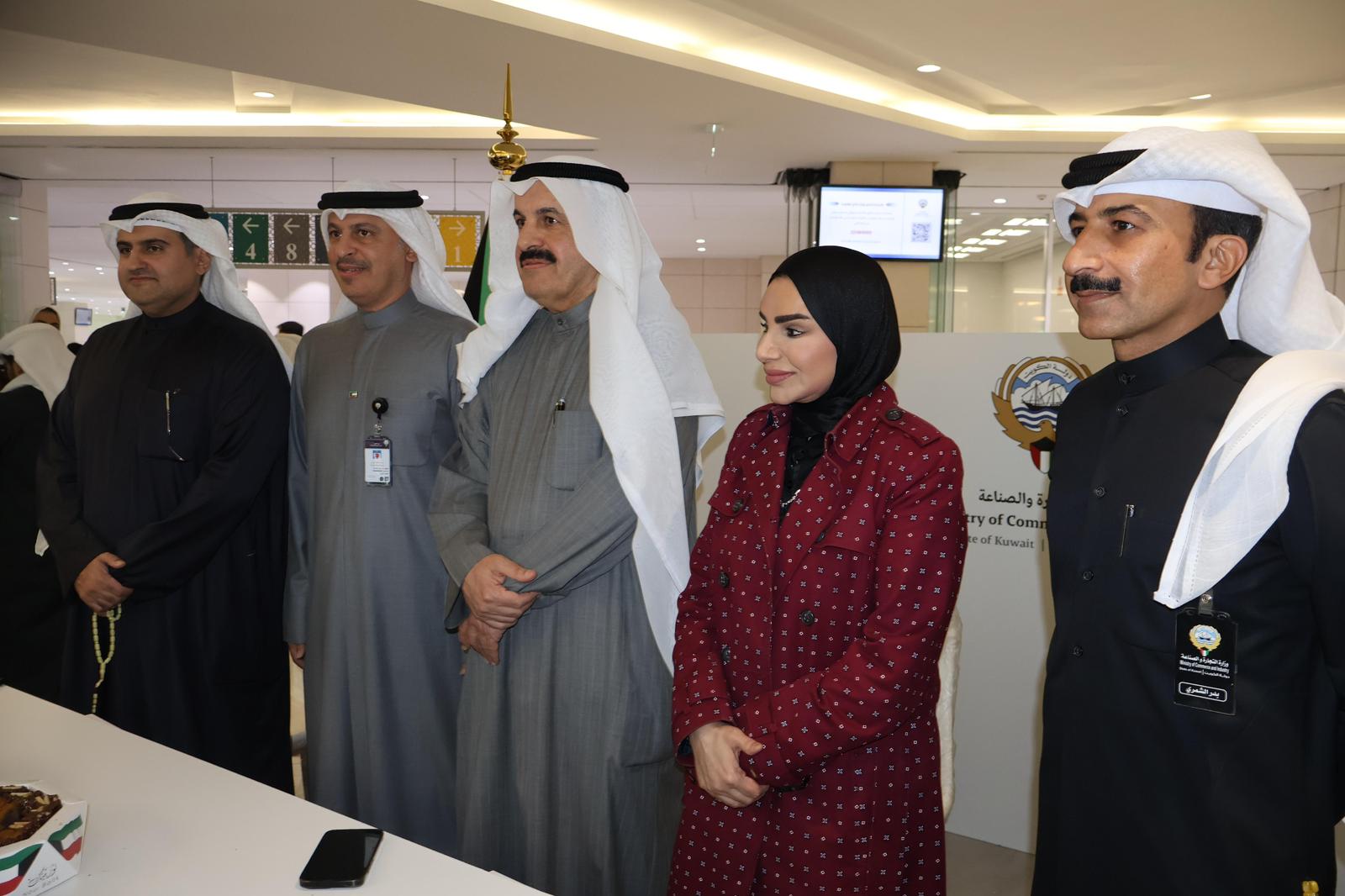 وزير الشؤون الاجتماعية وشؤون الأسرة والطفولة ووزير العدل المستشار ووزير التجارة والصناعة ووزير المالية خلال معرض (عز وفخر 4)