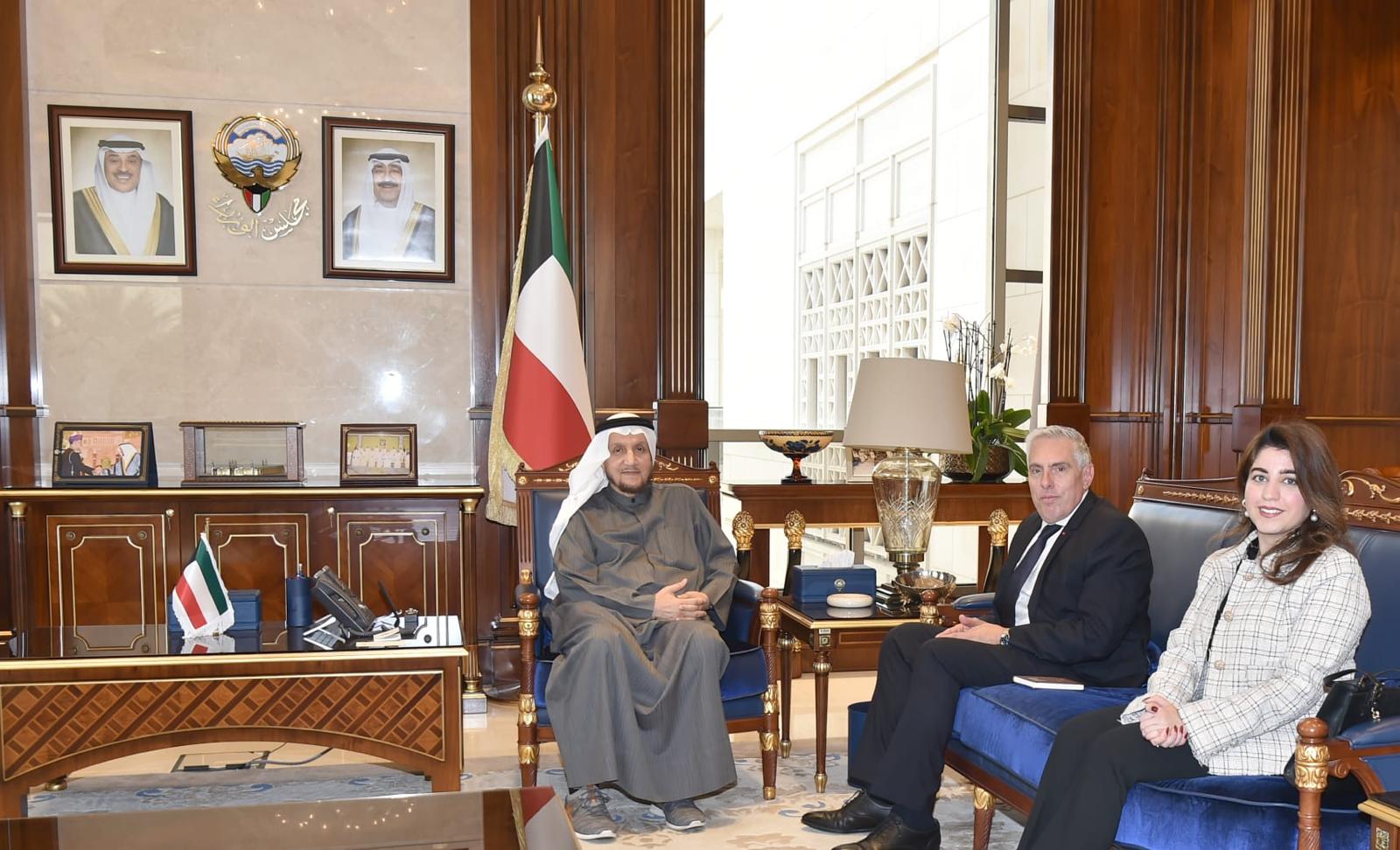 وزير (مجلس الوزراء) يبحث مع السفير اللبناني في البلاد سبل تعزيز العلاقات الثنائية بين البلدين في مختلف الأصعدة