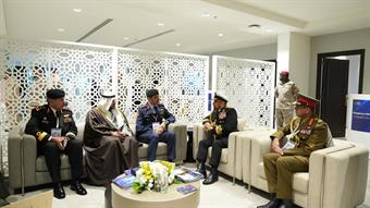 رئيس الأركان العامة للجيش الكويتي يعقد لقاءات ثنائية خلال زيارته معرض الدفاع العالمي بالرياض