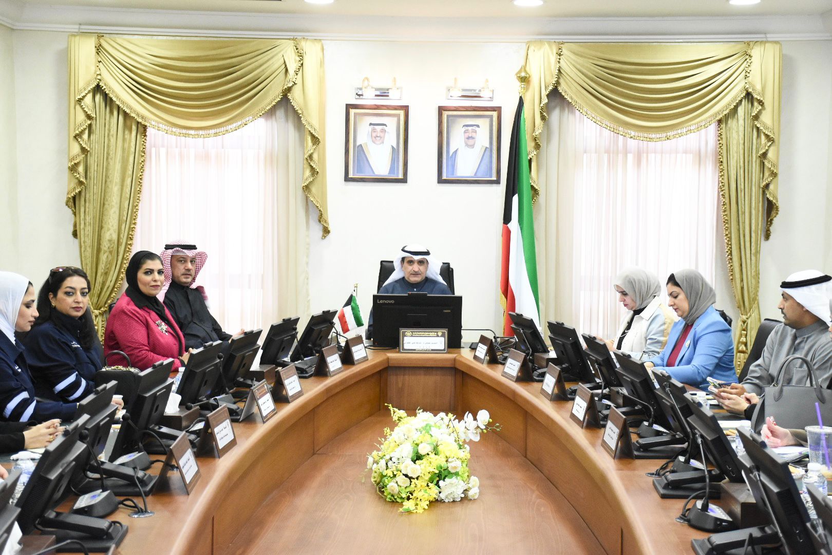 Kuwait CAPT discusses mutual topics with PAHW