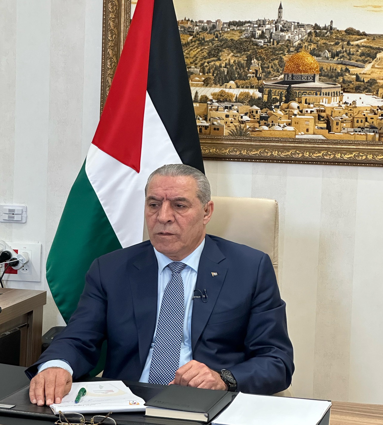 نائب الرئيس الفلسطيني حسين الشيخ