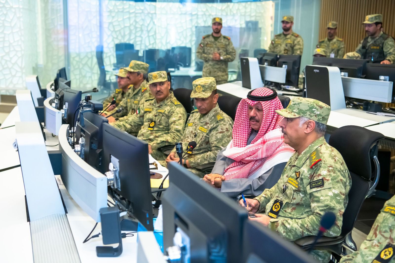 قام نائب رئيس الحرس الوطني الشيخ فيصل نواف الأحمد الصباح بزيارة مركز العمليات والمنظومة الأمنية وإدارة الأزمات في الرئاسة العامة للحرس الوطني